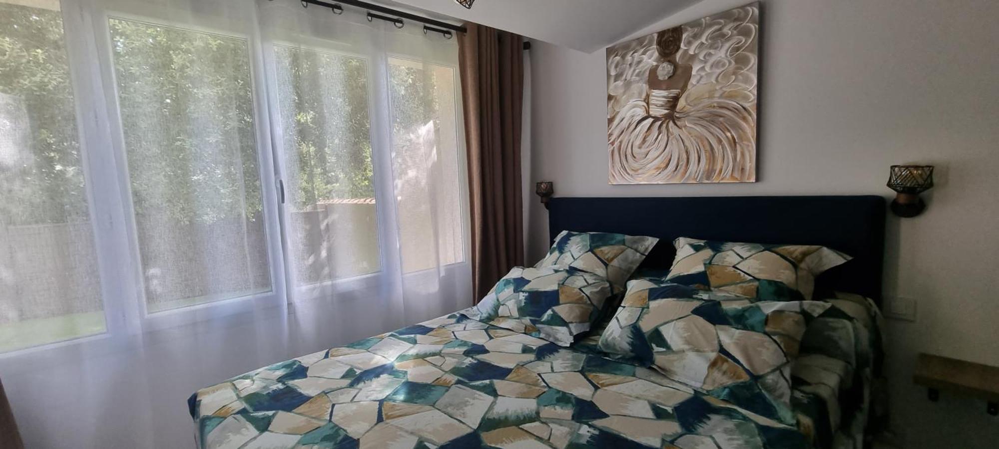 Aparthotel Les Bois De Zola Entre Provence Et Luberon Saint-Esteve-Janson Exterior foto